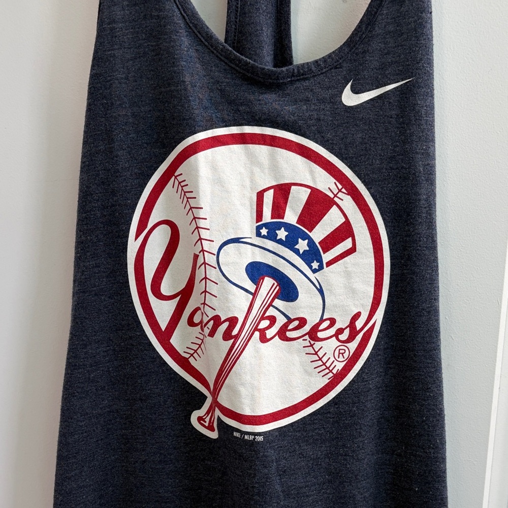 Nike Navy Yankees Graphic Racerback Tank - Picture 4 of 6